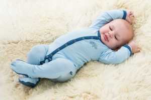 Как выбирать одежду для новорожденных