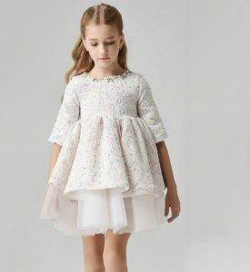 Как выбрать платье для девочки