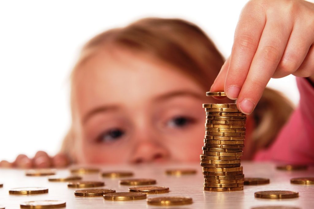Карманные расходы для детей: зачем, сколько, за что