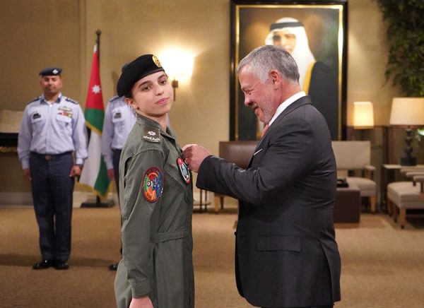 В тетю Хайю пошла - дочь иорданского короля Абдаллы II стала первой женщиной-пилотом страны