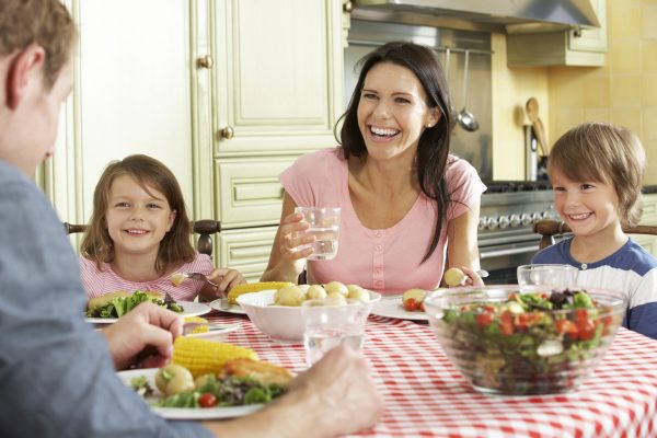 Несколько советов, как приучить ребенка к правильному питанию