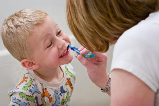 Ребенок боится стоматолога: работающие хитости