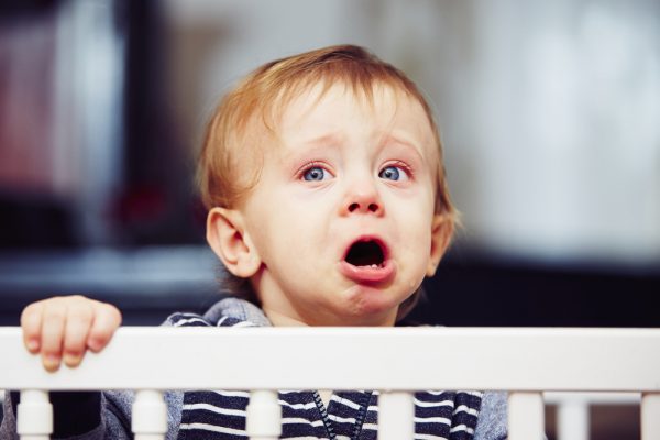 Ночные истерики у ребенка: что может спровоцировать и как успокоить малыша