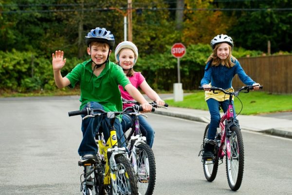 Безопасность на дороге - 12 правил, которым родители должны научить детей