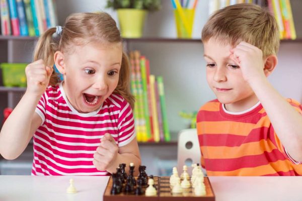 Почему надо учить ребенка проигрывать: советы психологов