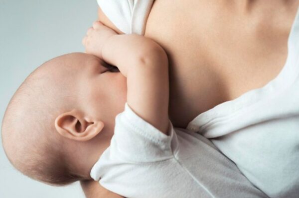 Диарея у мамы во время грудного вскармливания - причины, лечение