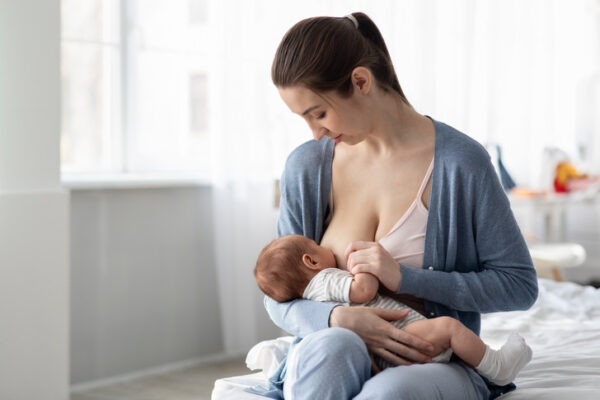 Диарея у мамы во время грудного вскармливания - причины, лечение
