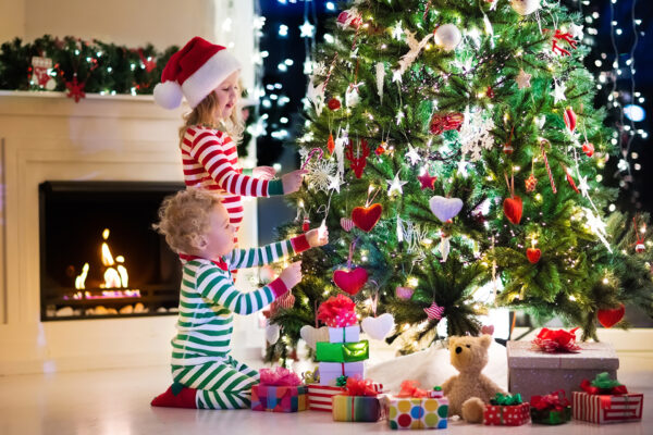 Когда лучше наряжать новогоднюю елку — в начале декабря или накануне Нового года