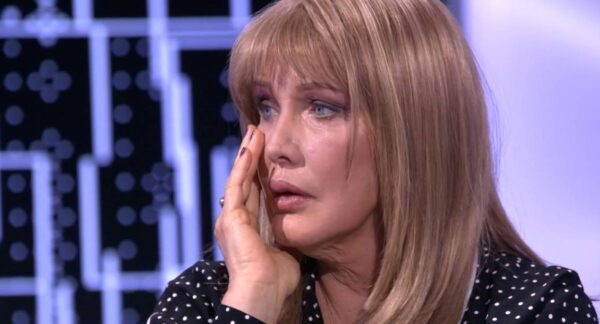 Елена Проклова поделилась в ток-шоу своей болью: рассказала о разводах и гибели детей