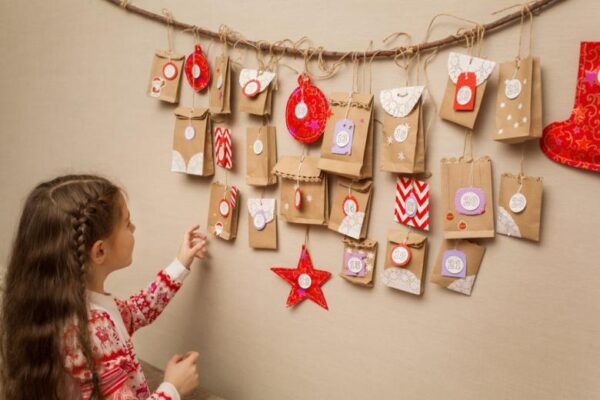 Детские новогодние адвент-календари - что это такое, идея для каждого дня декабря