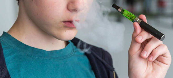 Как объяснить подростку, что курить электронные сигареты вредно