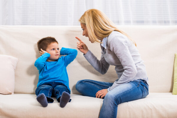 Конфликты между детьми и родителями - малыши и подростки. Что делать, так ли это плохо