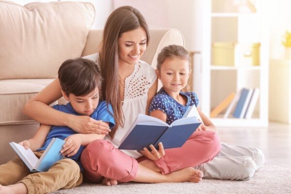 Почему чтение вслух полезно даже младенцам