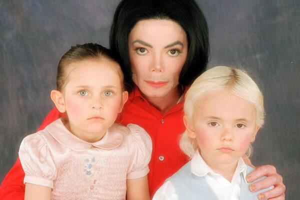 Сыновья Майкла Джексона впервые рассказали, что думают об обвинениях в адрес отца
