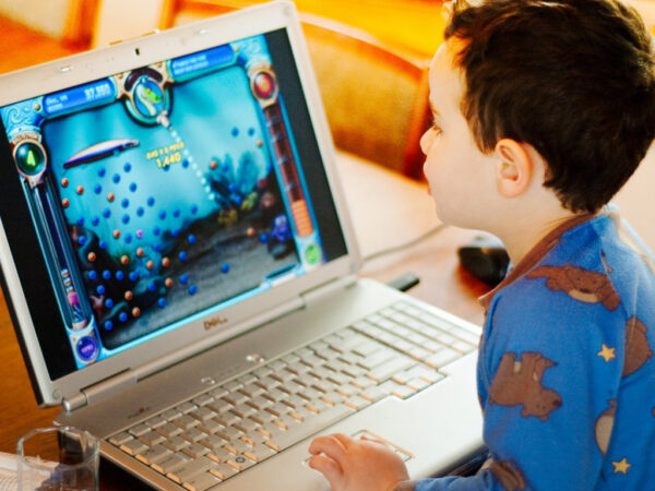 Компьютерные игры и современные дети: как добиться максимальной пользы от того, что считается вредным
