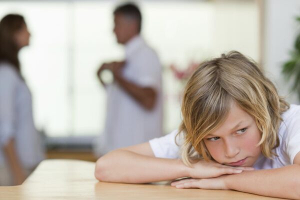 Депрессия у детей: какие симптомы должны насторожить родителей