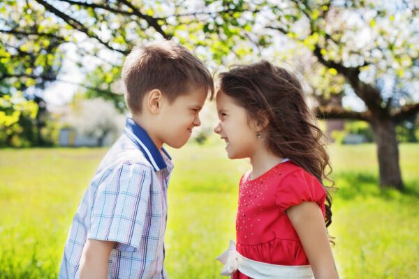 Сила братьев и сестер - и почему единственные дети не эгоисты