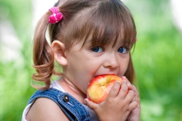 Как ошибки в кормлении детей могут сказаться на их здоровье