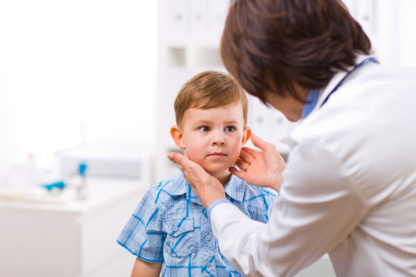 Как понять, что ребенку необходимо посетить эндокринолога - симптомы