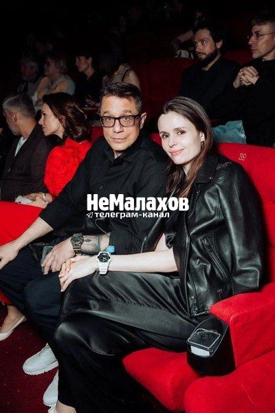 Алексей Макаров с женой, фото: телеграмм