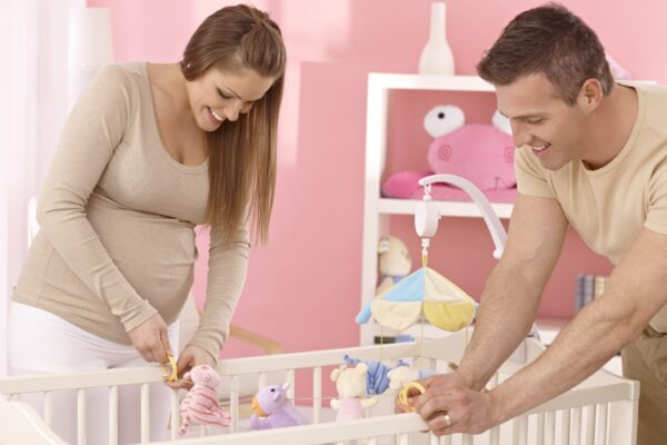 Как выбрать идеальную кроватку для новорожденного: советы по выбору кроватки для малыша