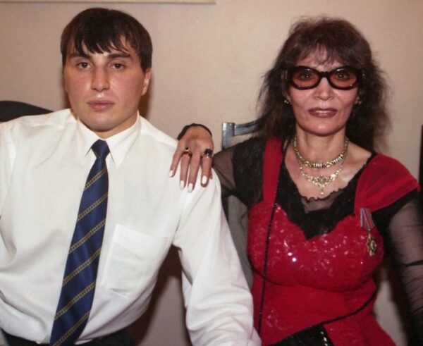 Джуна с сыном, фото:woman.ru