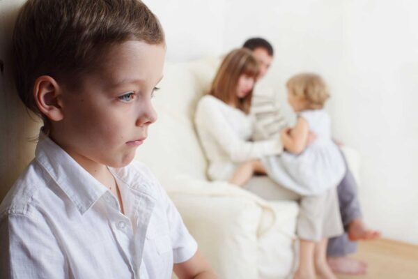 Как сообщить ребенку о том, что он приемный и не повредить его психику