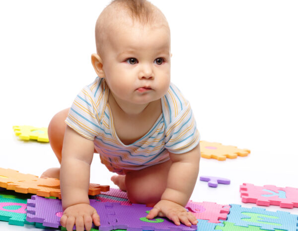 Развитие ребенка в 6 месяцев: что должен уметь, полезные навыки и советы для малыша
