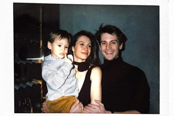 Жена Ивана Янковского показала трогательное семейное фото вместе с мужем и сыном
