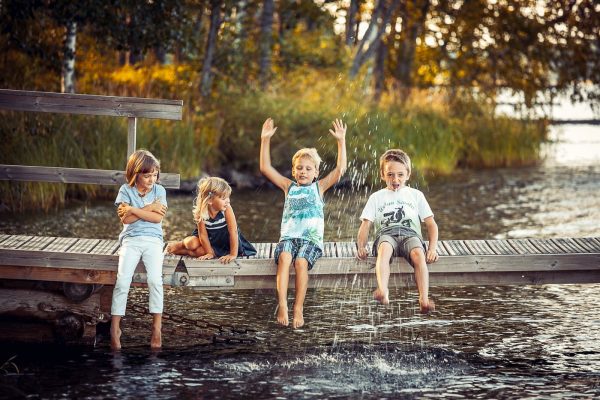 Ученые доказали, что частое нахождение ребенка у водоемов формирует в нем бережное отношение к природе