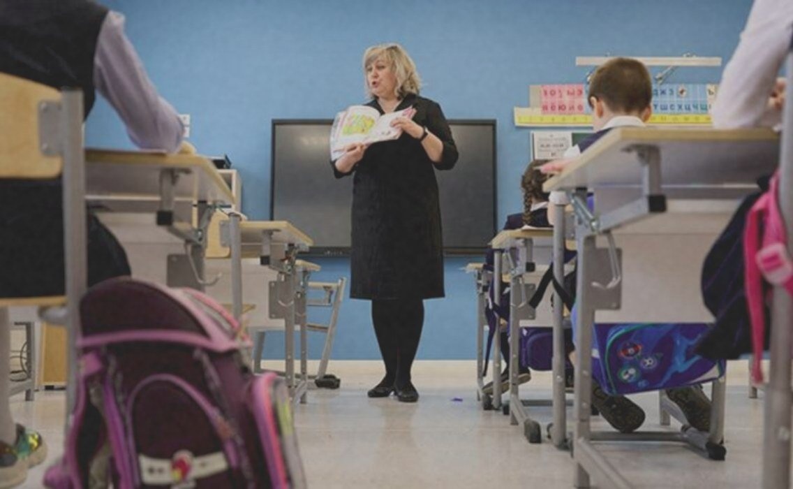 Депутат Смолин: Вместо агентства по буллингу — меньше нагрузки учителям