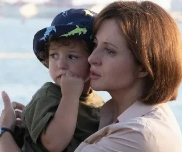 Маша Банщикова в роли экранного сына своей героини.