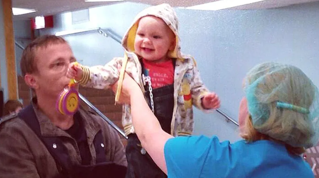 Фёдор Стуков в роли внучки в культовом фильме «Родня».