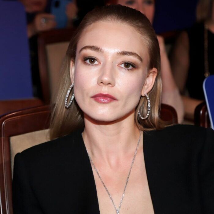 Оксана Акиньшина и Данила Козловский — одна из самых обсуждаемых пар.