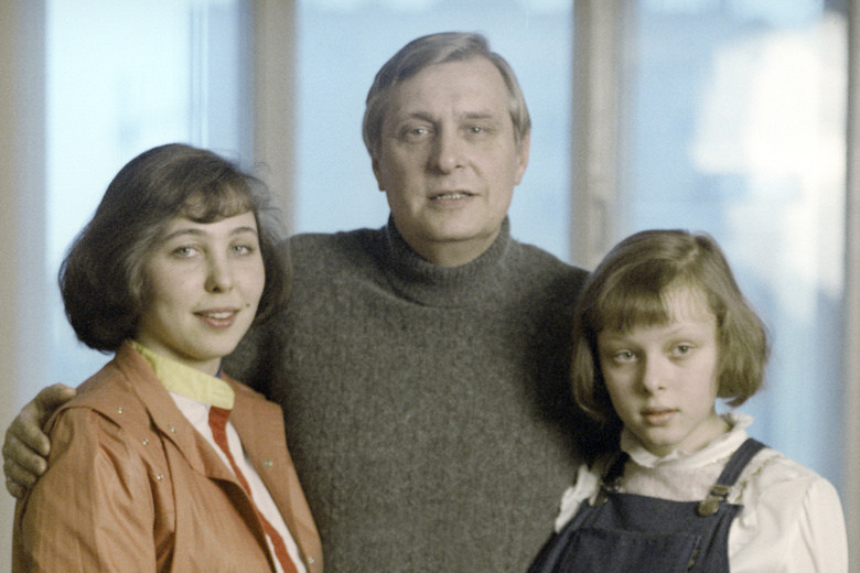 Галина Мшанская — журналист и телеведущая, супруга Олега Басилашвили.