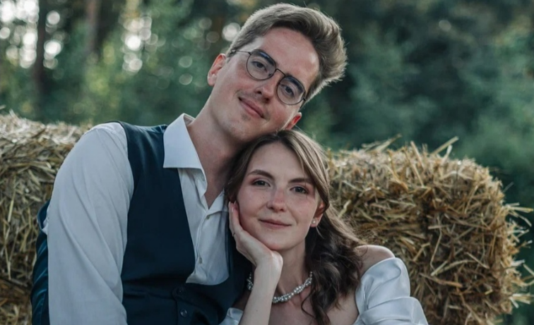 Владимир, сын Людмилы Татаровой, со своей женой Ульяной.