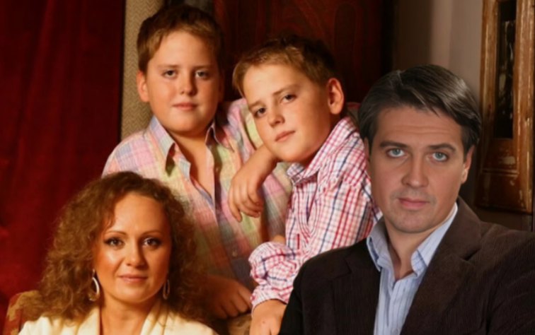 Людмила Татарова с сыновьями и Денис Матросов. Кадр из прошлого.