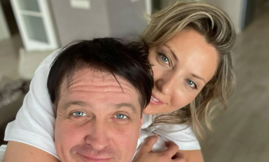 Денис Матросов с Оксаной, своей нынешней женой.