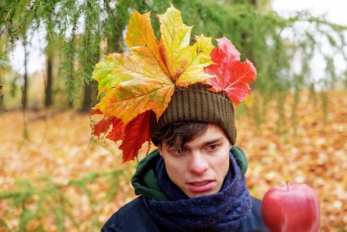 Давид, которому сейчас 22 года, несмотря на все трудности, продолжает бороться за каждый шаг.