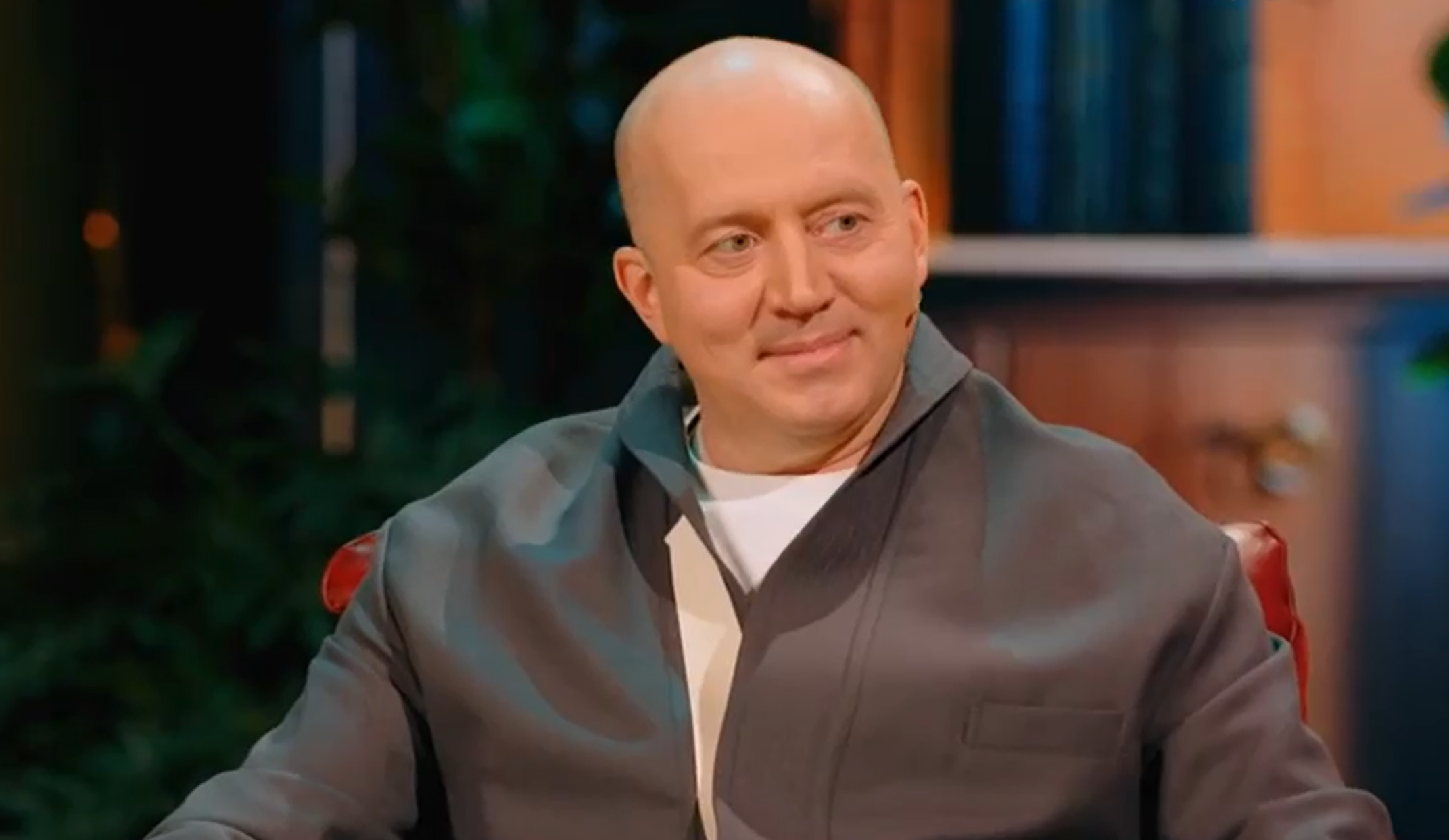 Актер Сергей Бурунов во время недавнего интервью