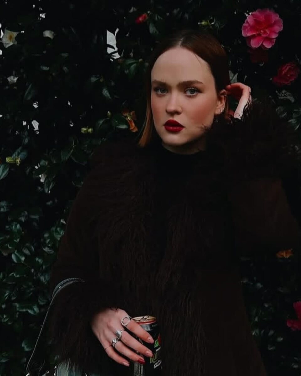 Елена Валюшкина с детьми Василием и Марией.