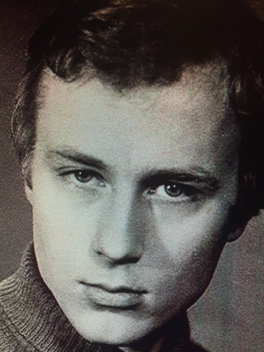 Кадр из приключенческого фильма «В поисках капитана Гранта», принесшего актёру всесоюзную известность.