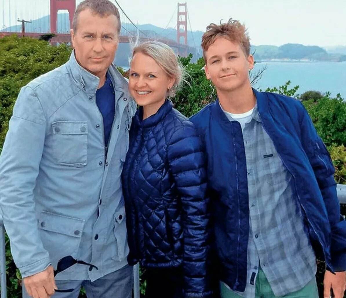 Олег Штефанко с матерью, чья поддержка всегда была важна для актёра.