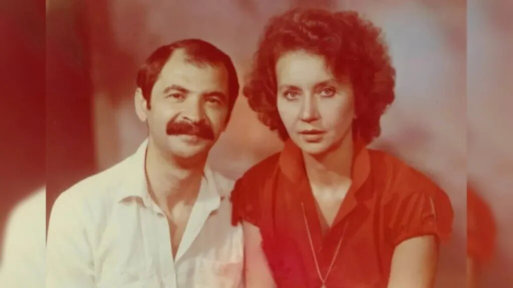 Илья Олейников, взявший девичью фамилию своей супруги.