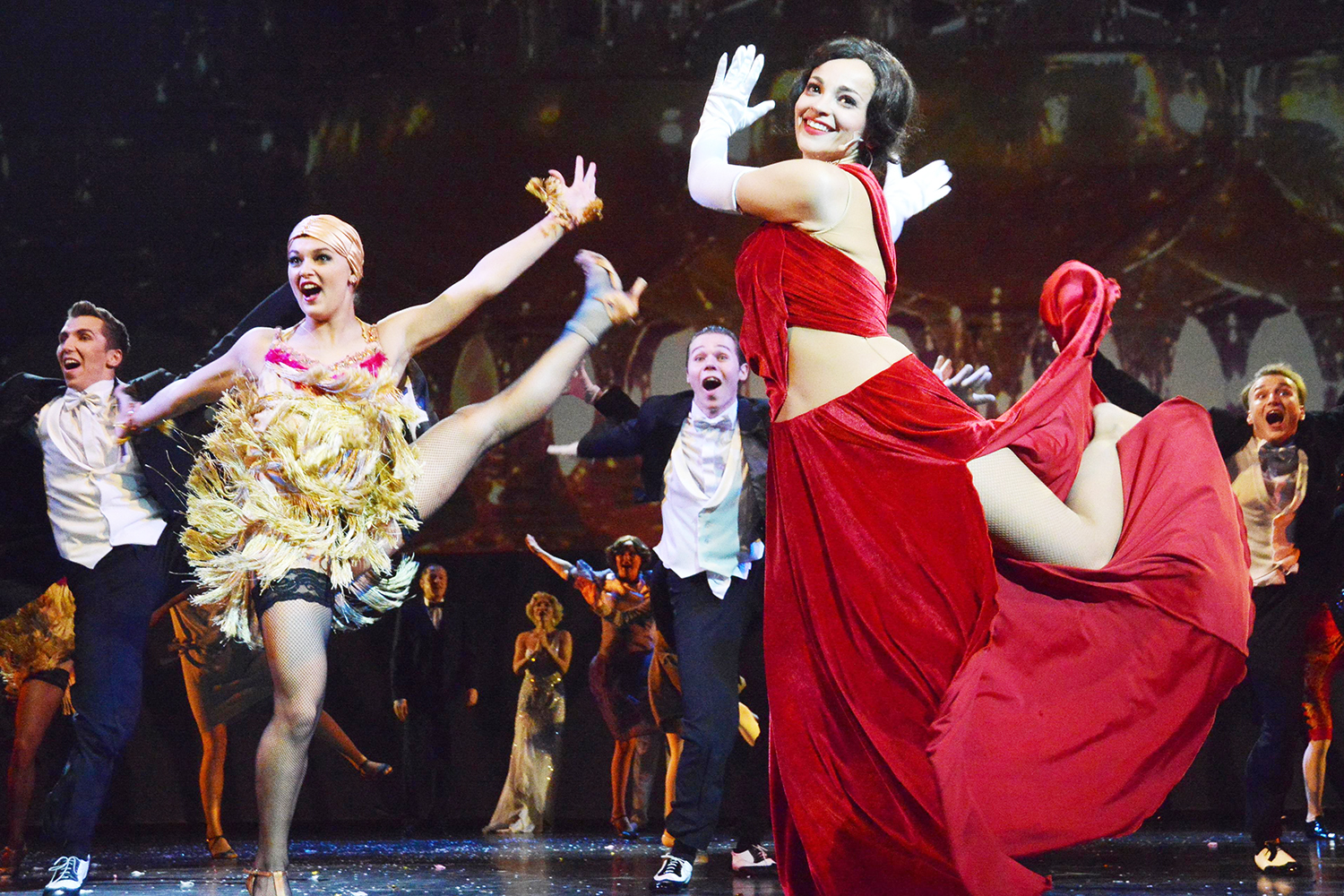 «Ума-то нет»: Как актер в 30 лет потерял дом, но нашел счастье с женщиной, принявшей всех его детей