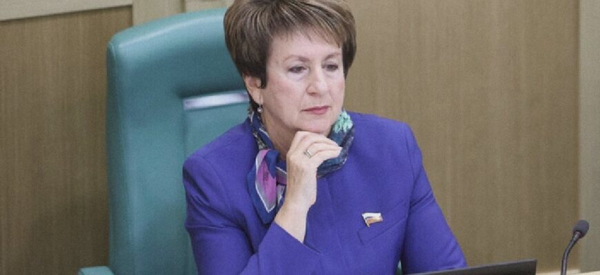 Родителям школьников предложили удаленку на время каникул