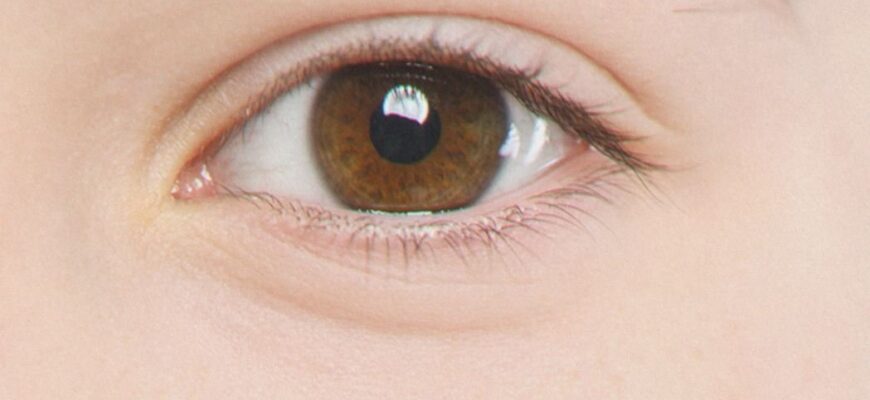 Как дома проверить зрение ребенка: врачи назвали тревожные сигналы