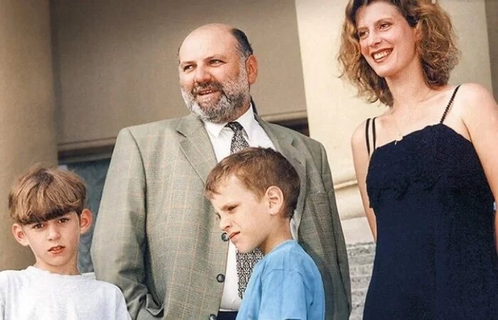 Счастливые моменты из семейного архива Сергея Газарова и Ирины Метлицкой.