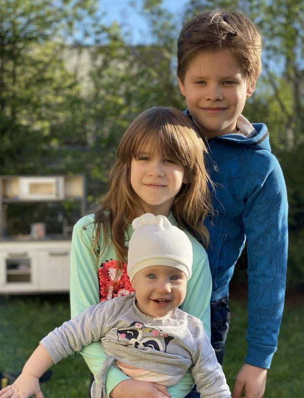 Дети Романа Попова, в которых Юлия видит продолжение мужа.