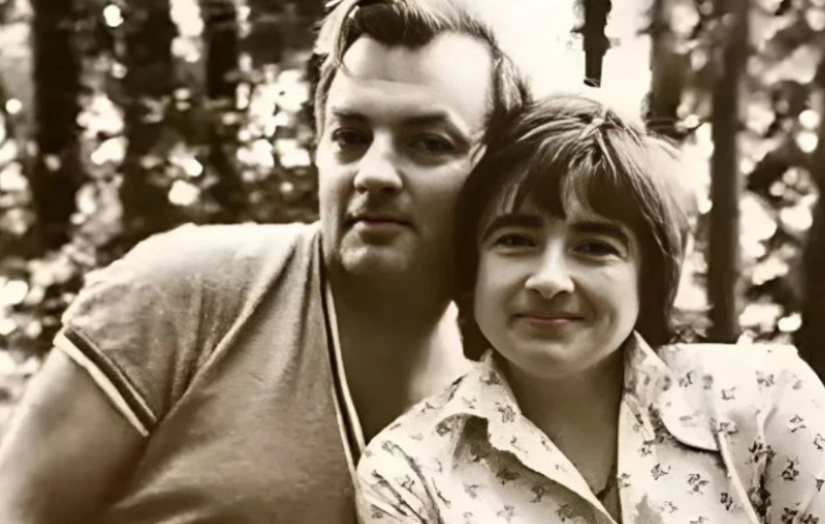 Союз с дочерью легендарного маршала, подаривший актеру долгожданную дочь.